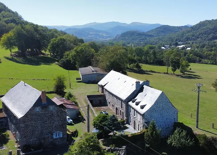 Lodge-sagne Ferme Rénovée Au Cœur Du Cantal à Proximité De La Station De Du Lioran